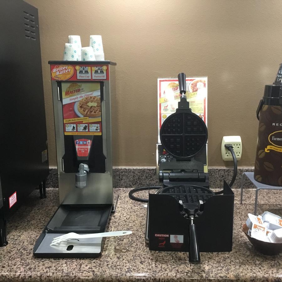 Super 8 By Wyndham Fairfield Tx Hotel Ngoại thất bức ảnh